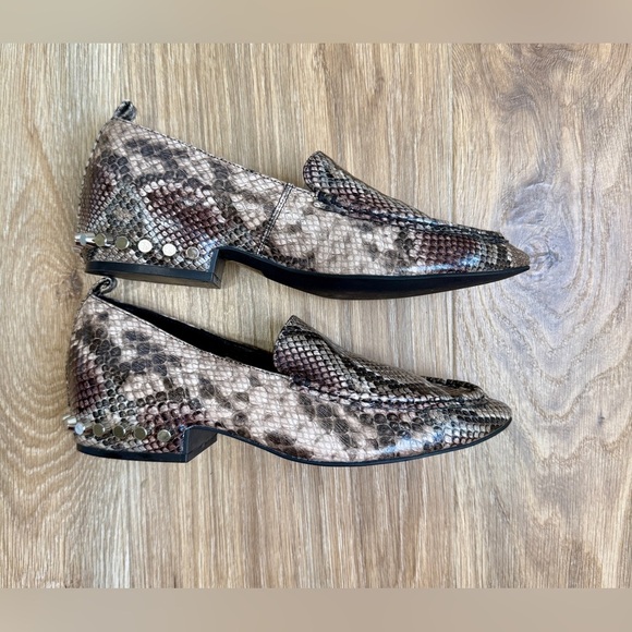 Jeffrey Campbell 7M Barnett Snake Embossed Studded Heel Loafer Python Brown LNC - Picture 5 of 7